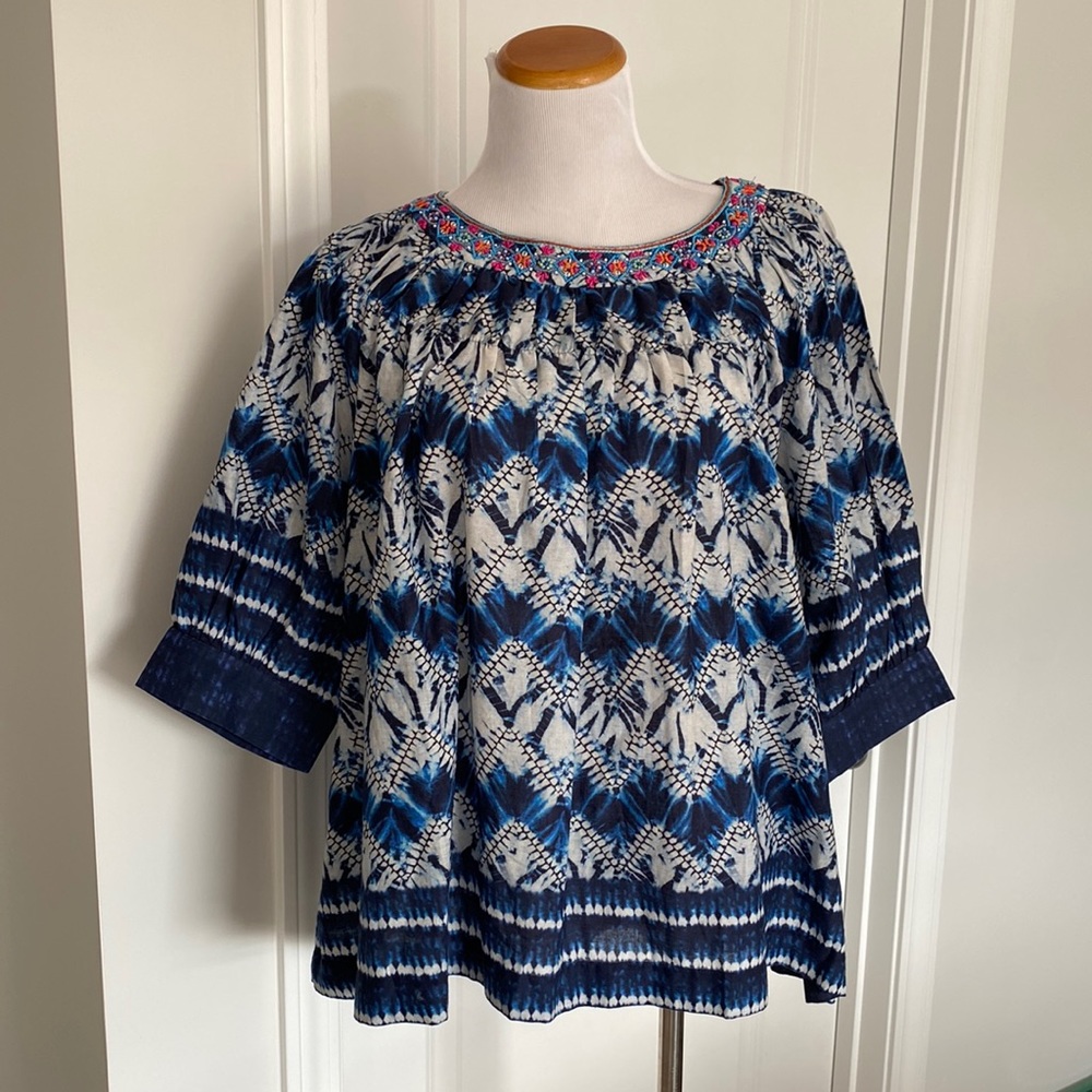 Women’s Bella Tu Blouse.